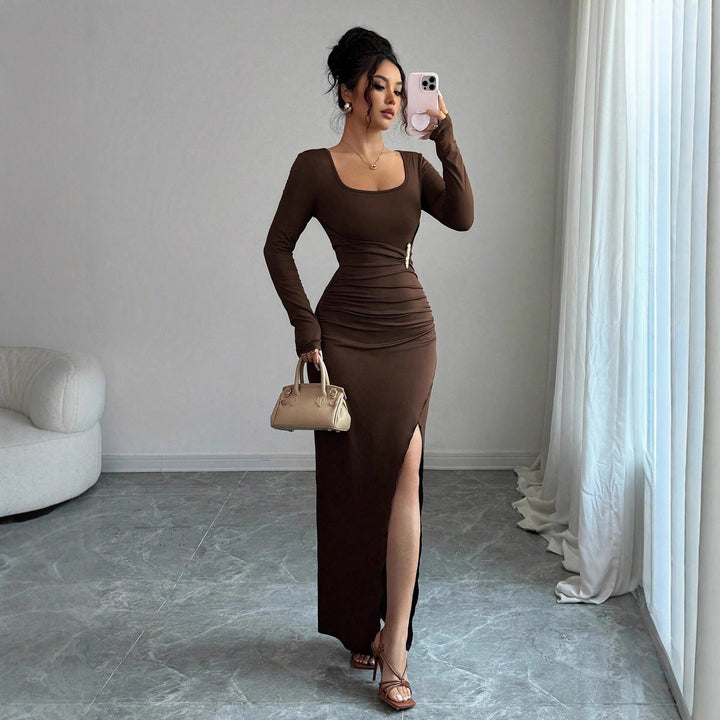 Damen nan körpernahes Maxikleid mit Quadratausschnitt, taillierter Raffung und hohem Seitenschlitz Echo Archiv