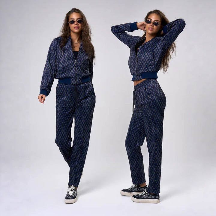 Damen jacquard Lounge-Set mit kurzer Bomberjacke und hochgeschnittener Kordelzug-Hose – Élanora