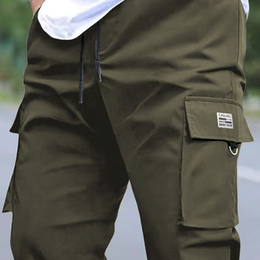 Herren Utility-Cargohose im tapered Schnitt mit elastischem Tunnelzugbund, großen Klapp- und Reißverschlusstaschen Echo Archiv