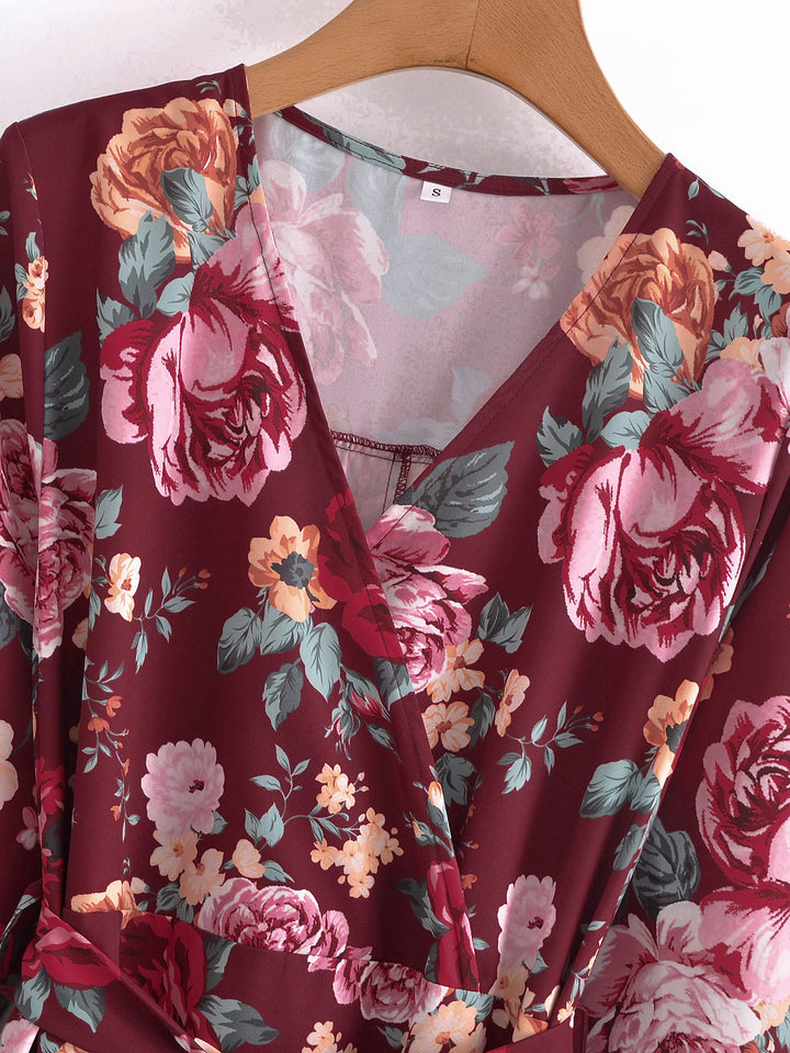 Damen Wickel-Maxikleid mit V-Ausschnitt, Taillengürtel und Stufensaum – Valéora