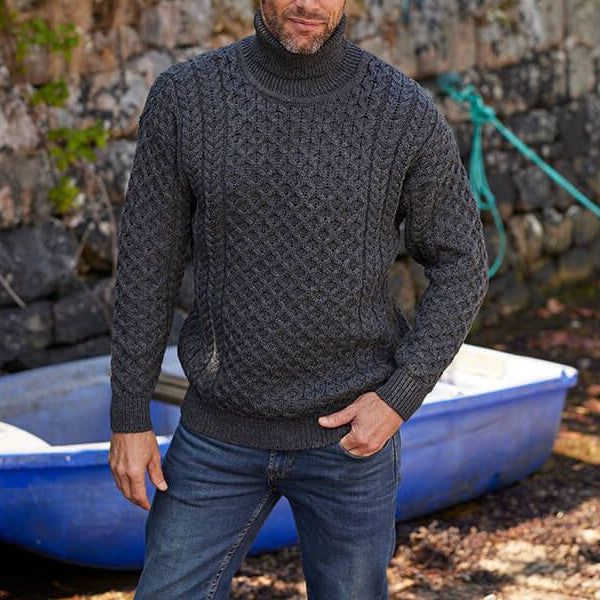 Herren Strickpullover mit Zopfmuster und hohem Kragen Echoarchiv
