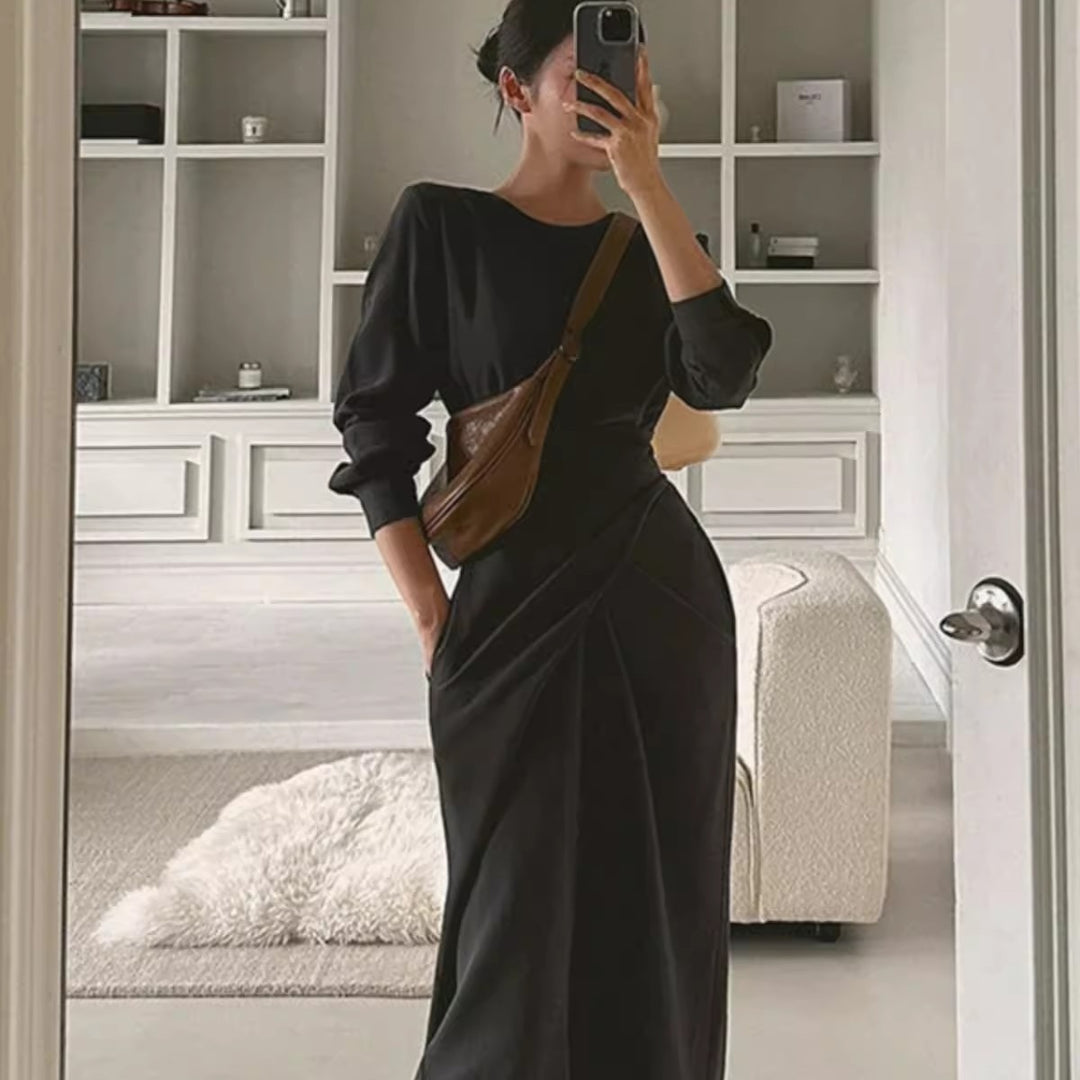 Damen Modernes Longkleid mit überlappender Taillenpasse, verdeckten Eingrifftaschen und kastiger Silhouette – Valéora