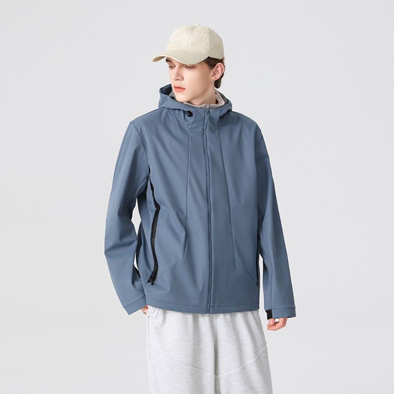 Herren Minimalistische Softshell‑Regenjacke mit verdecktem Reißverschluss, integrierter Kapuze und atmungsaktivem Meshfutter Echo Archiv