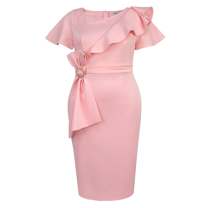 Damen Elegantes und schmeichelndes Abendkleid Echo Archiv