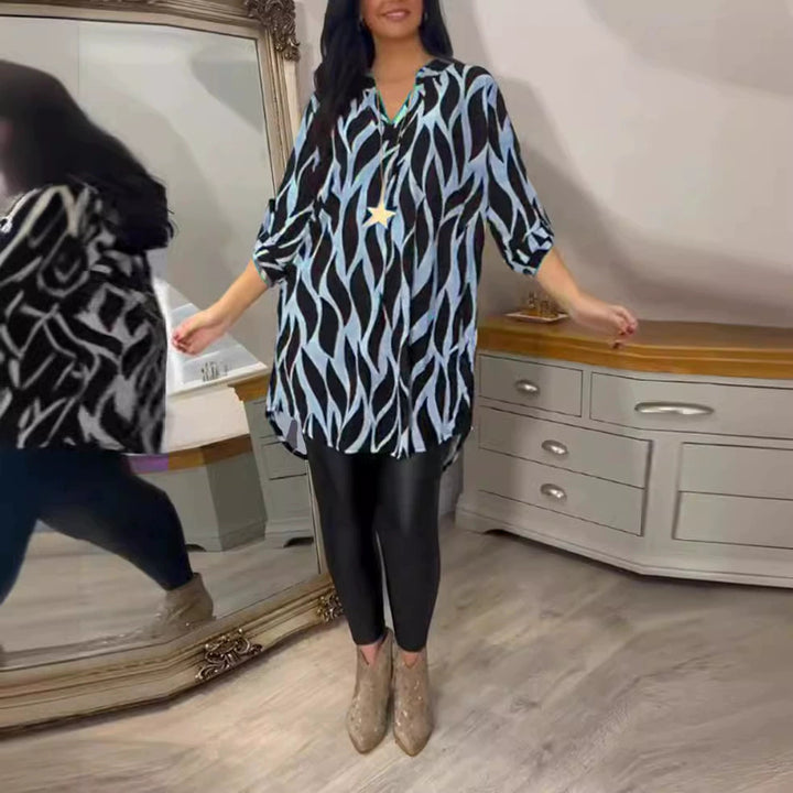 Damen nan oversized Tunika-Bluse mit organischem Blattprint, V-Ausschnitt, halber Knopfleiste und gerundetem Saum Echo Archiv