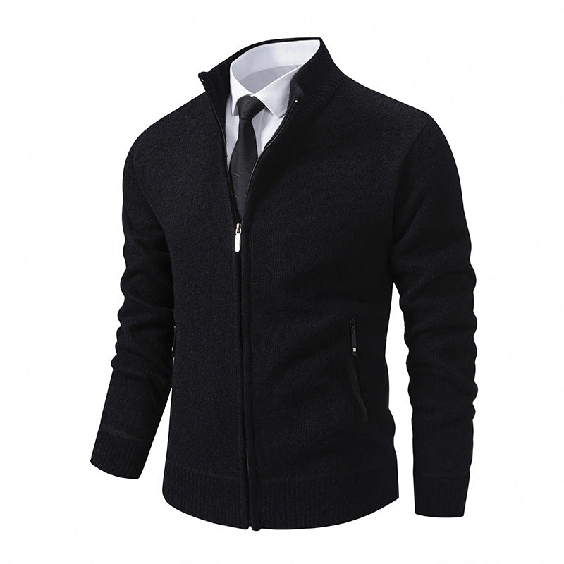 Herren Strickjacke mit hohem Kragen und modernen Reißverschlusstaschen Echoarchiv