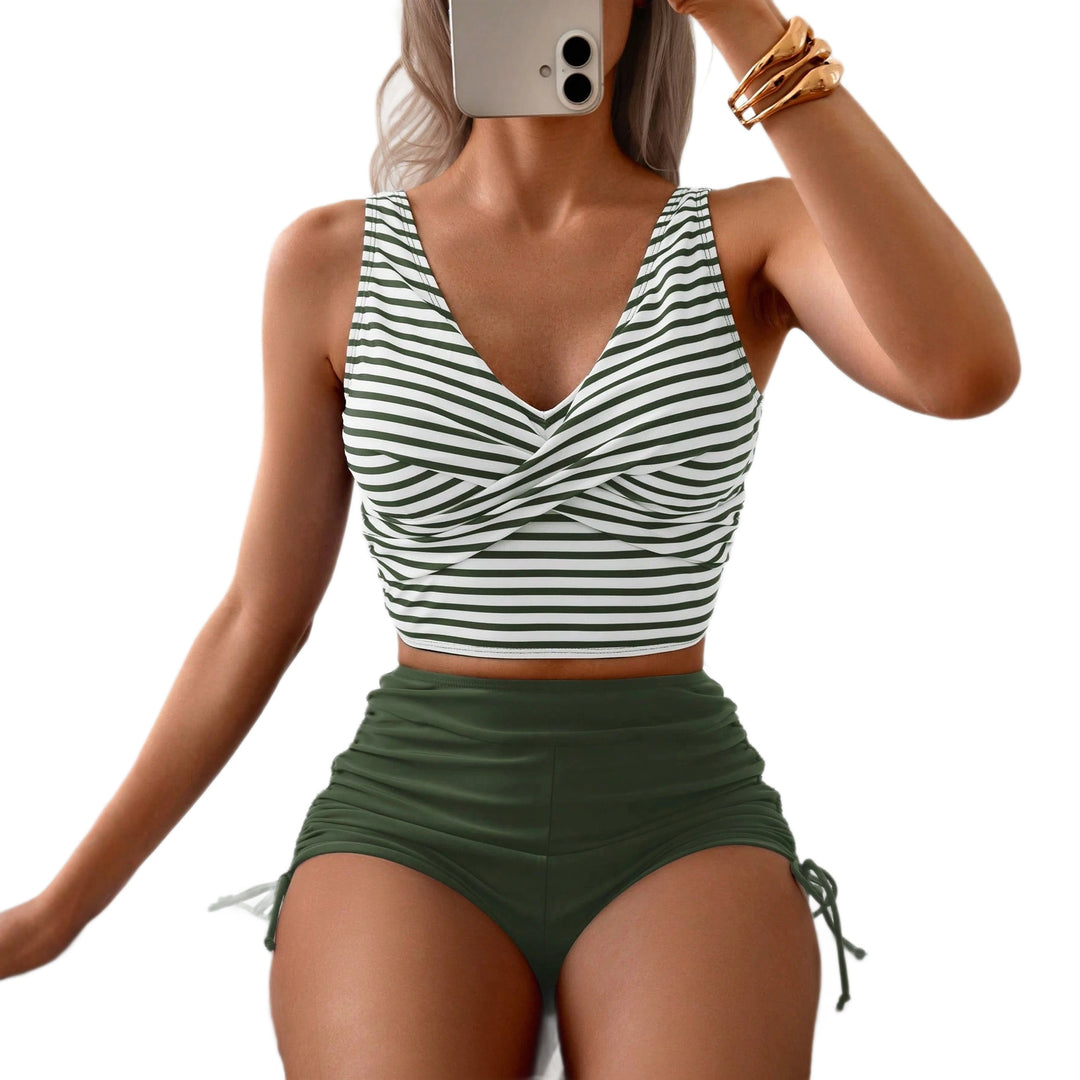 Damen Sportliches Crop-Top und Hochtaillierte Shorts Echo Archiv