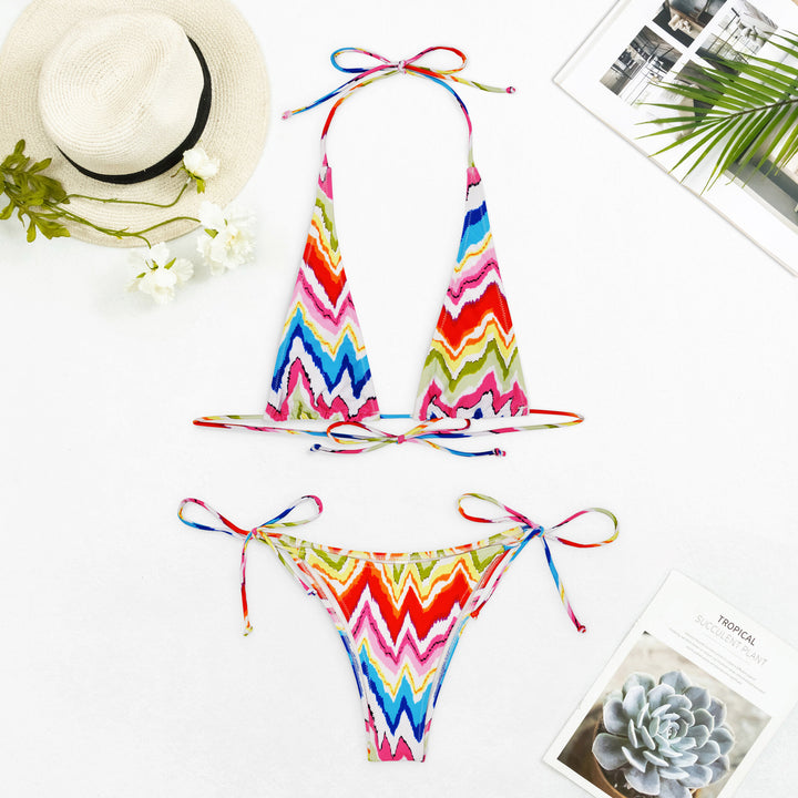 Damen Triangel-Bikini mit verstellbaren Schnüren und angesagtem Wellenmuster Echo Archiv
