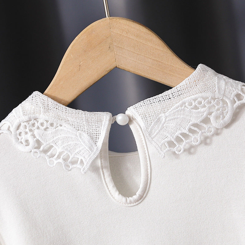 Mädchen modische Bluse mit eleganten Tüllärmeln und kunstvoller Spitzenverzierung Echo Archiv