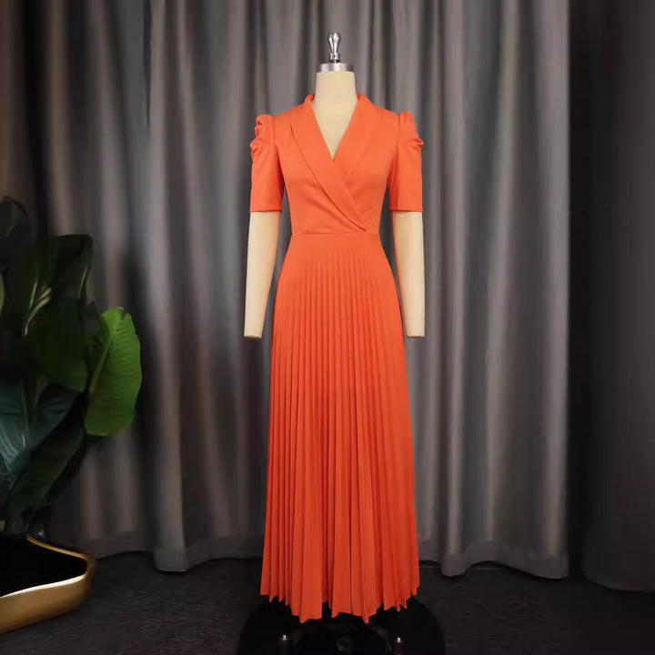 Damen elegantes Wickelkleid mit plissiertem Rock und Puffärmeln Echo Archiv