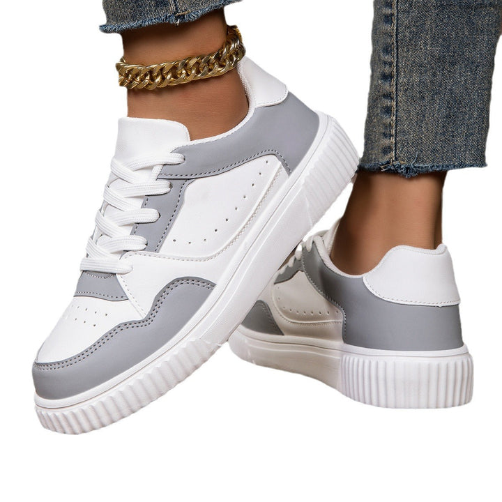 Damen nan niedrig geschnittener Sneaker mit geriffelter Profilsohle, gepolstertem Schaft und perforiertem Obermaterial Echo Archiv