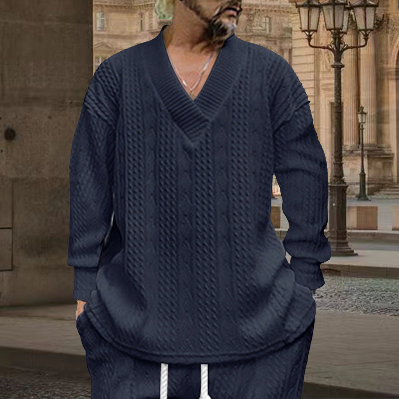 Herren nan grob gestrickter V-Ausschnitt-Pullover mit Zopfmuster und relaxed Fit Echo Archiv