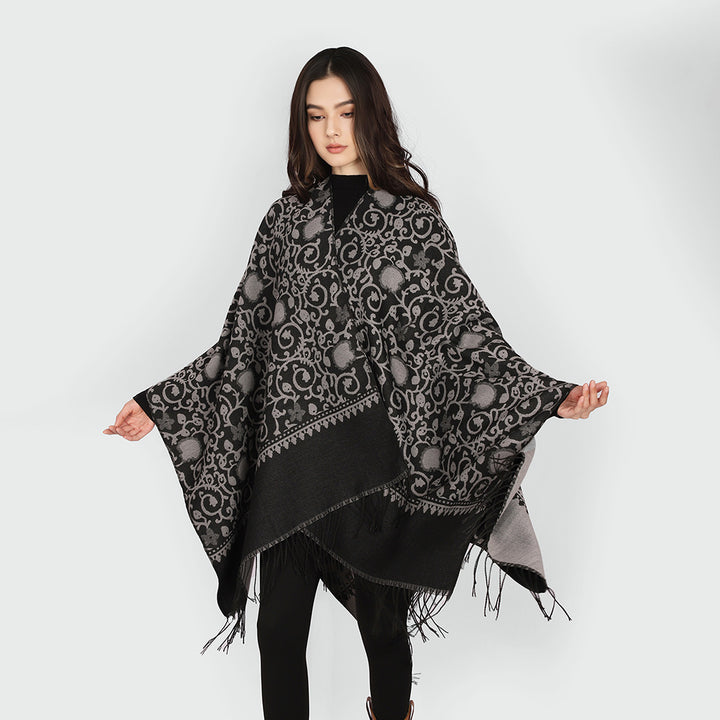 Damen Jacquard-Ruana mit ornamentalem Bordürenmuster und Fransensaum – Avérine