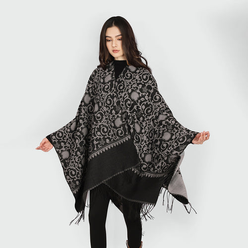 Damen Jacquard-Ruana mit ornamentalem Bordürenmuster und Fransensaum – Avérine