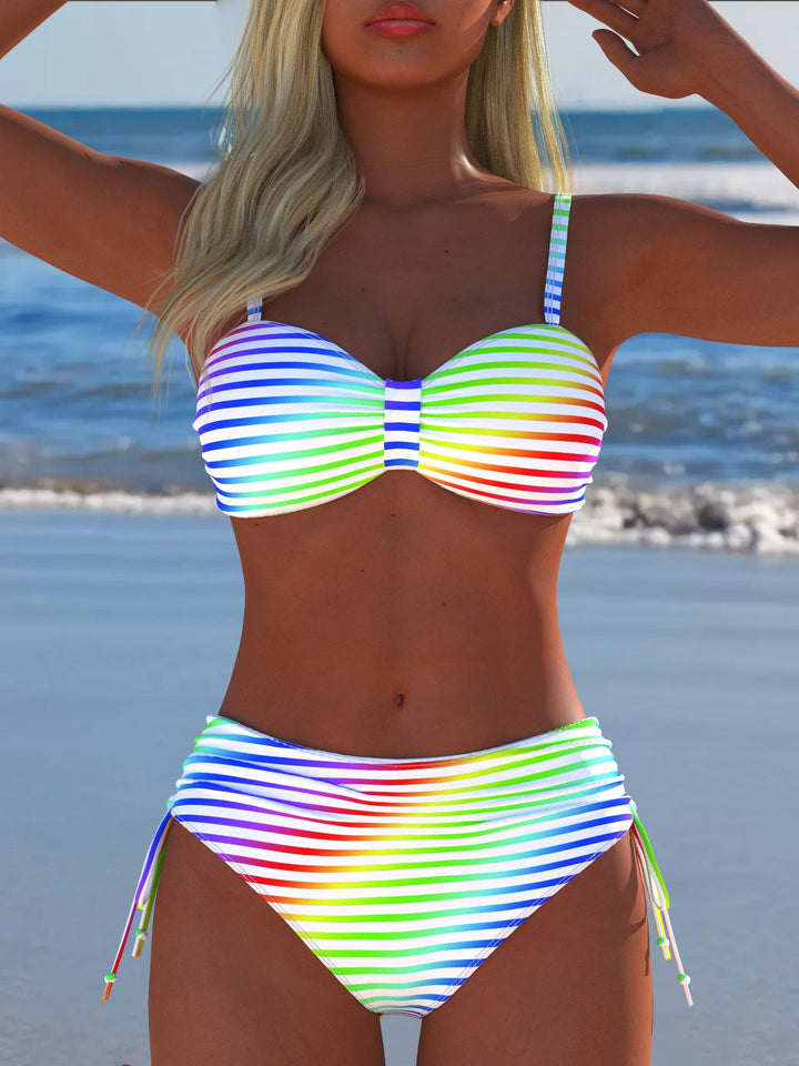 Damen Bikini-Set mit stilvollem Karomuster und goldfarbenen Akzenten Echoarchiv
