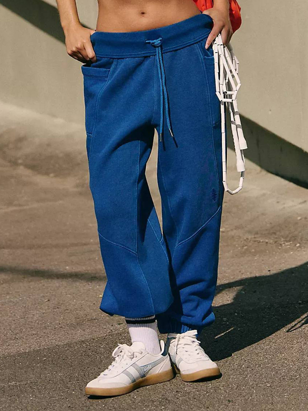 Damen Oversize‑Sweatpants im Baggy‑Cut mit hoher Bundpassform und Kordelzug – Avérine