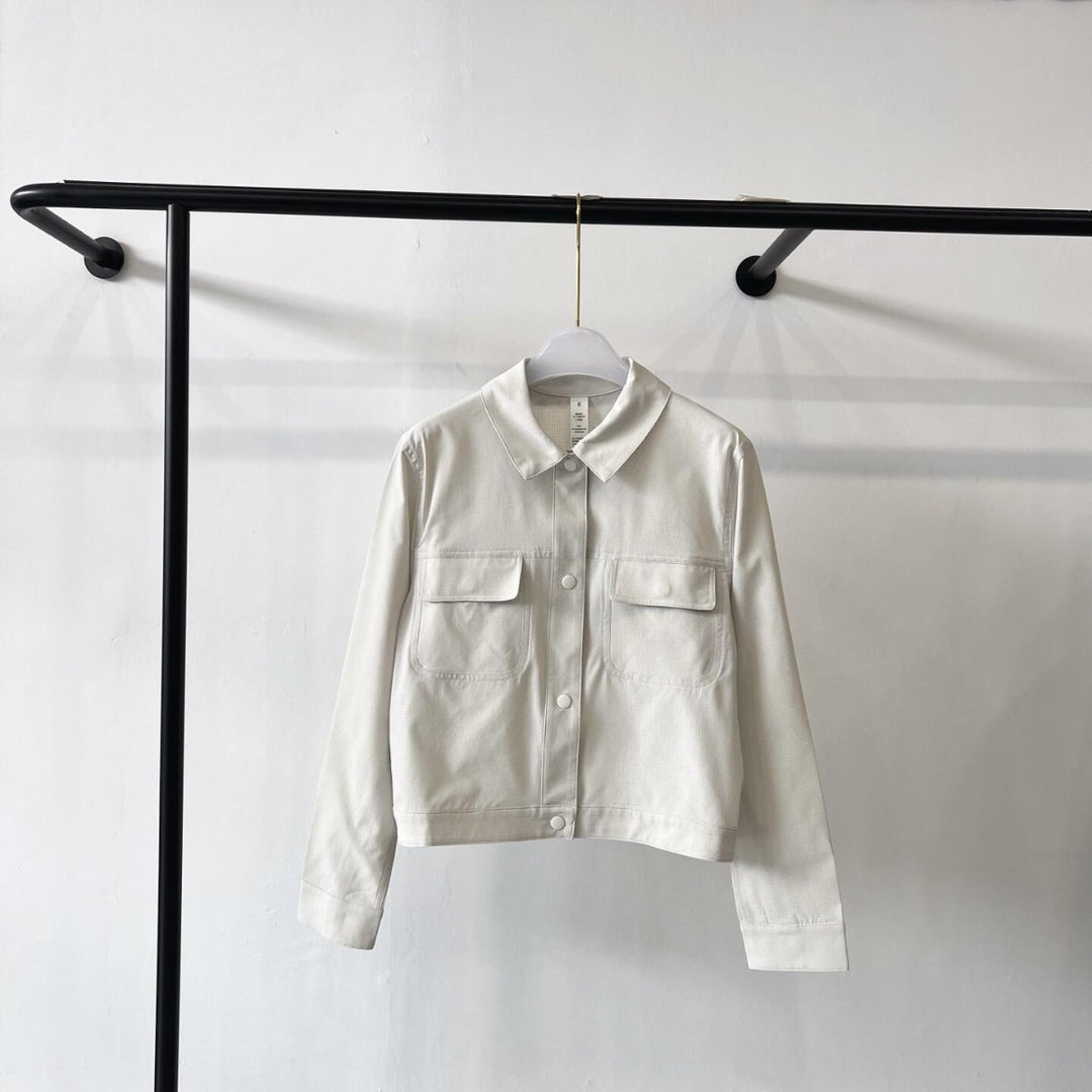 Damen Kurze Overshirt-Jacke aus leichtem Baumwollmix mit Brusttaschen Echoarchiv