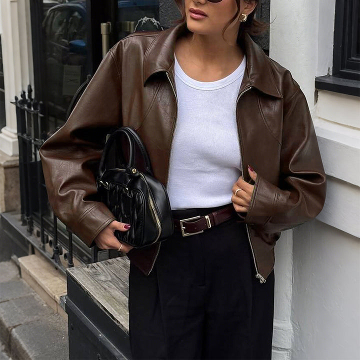 Damen kurze Oversize-Lederjacke mit Hemdkragen, sichtbarem Reißverschluss und lässiger Silhouette – Velloura