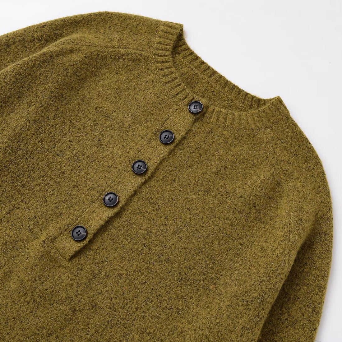 Damen Bouclé-Pullover mit Henley-Knopfleiste und Raglanärmeln Echoarchiv