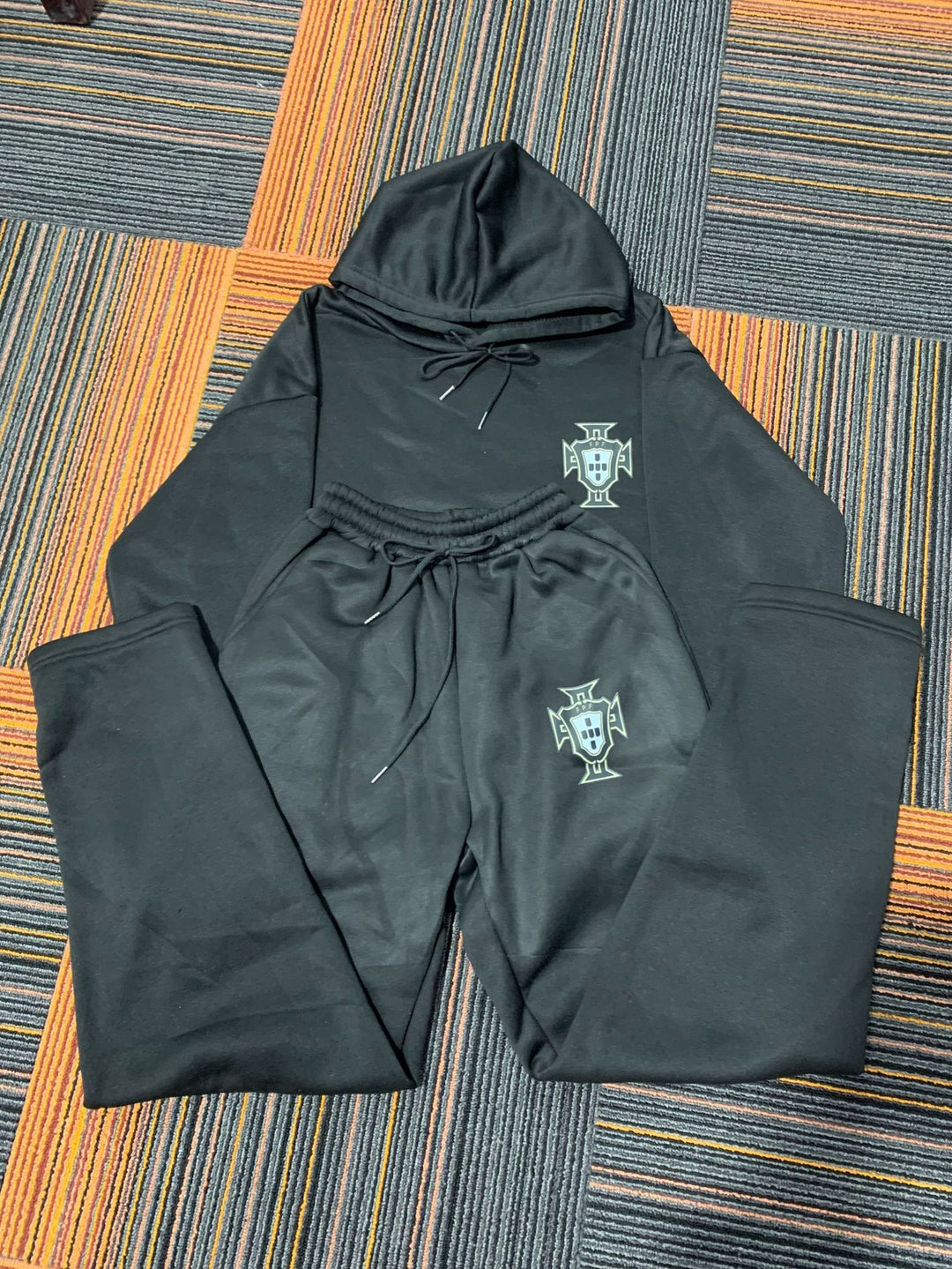 Unisex nan zweiteiliges Lounge-Set aus schwerer Baumwollmischung mit Kapuze und elastischem Bundhose Echo Archiv