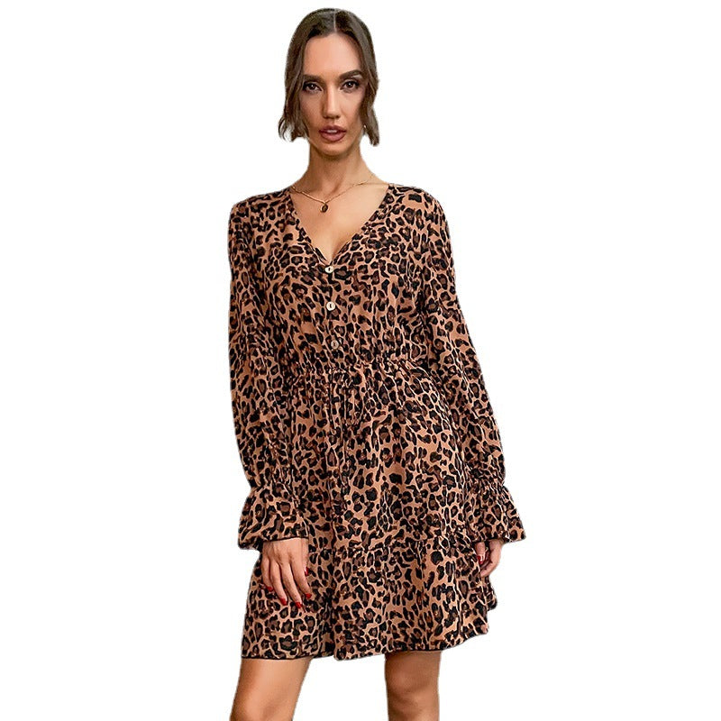 Damen Gestuftes Minikleid mit V‑Ausschnitt, Taillen‑Zugband und Leoprint Echoarchiv