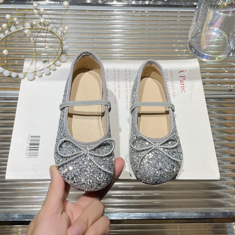 Mädchen Glitzernde Ballerinas mit dekorativer Schleifenverzierung Echo Archiv
