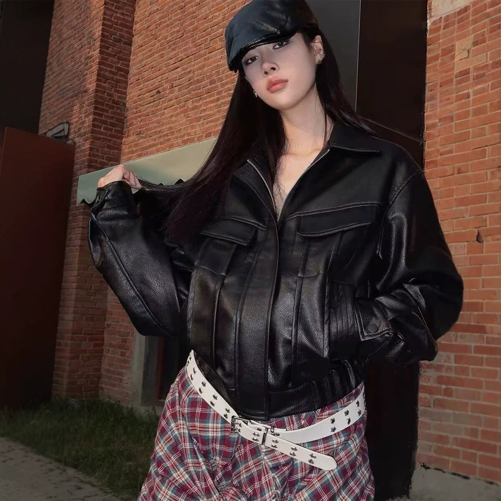 Damen Kurz geschnittene Kunstlederjacke im Boxy Cut mit voluminösen Ballonärmeln Echoarchiv