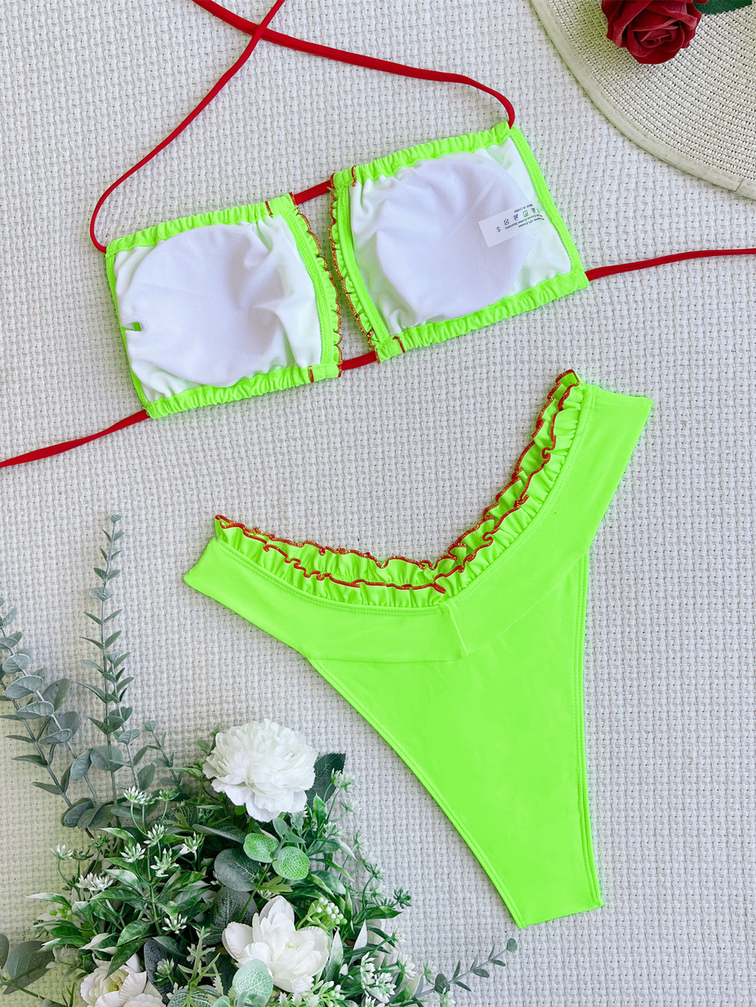 Damen Luxus Bikini mit verspielten Rüschendetails Echo Archiv