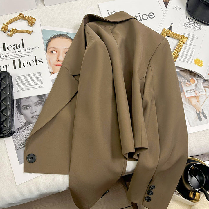 Damen nan kurzer taillierter Blazer mit markantem Revers und Ein-Knopf-Verschluss Echo Archiv