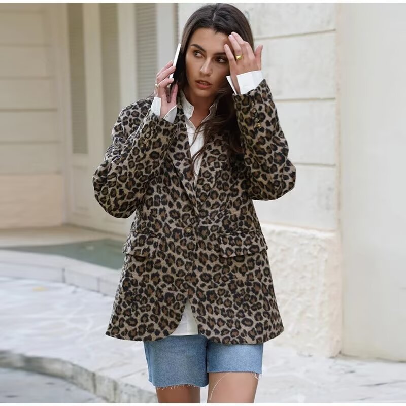 Damen Leopardenprint Bouclé-Blazer mit Reverskragen und aufgesetzten Pattentaschen Echo Archiv