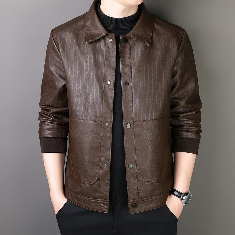 Herren Pinstripe Kunstleder-Truckerjacke mit Druckknopffront und gerippten Bündchen Echoarchiv