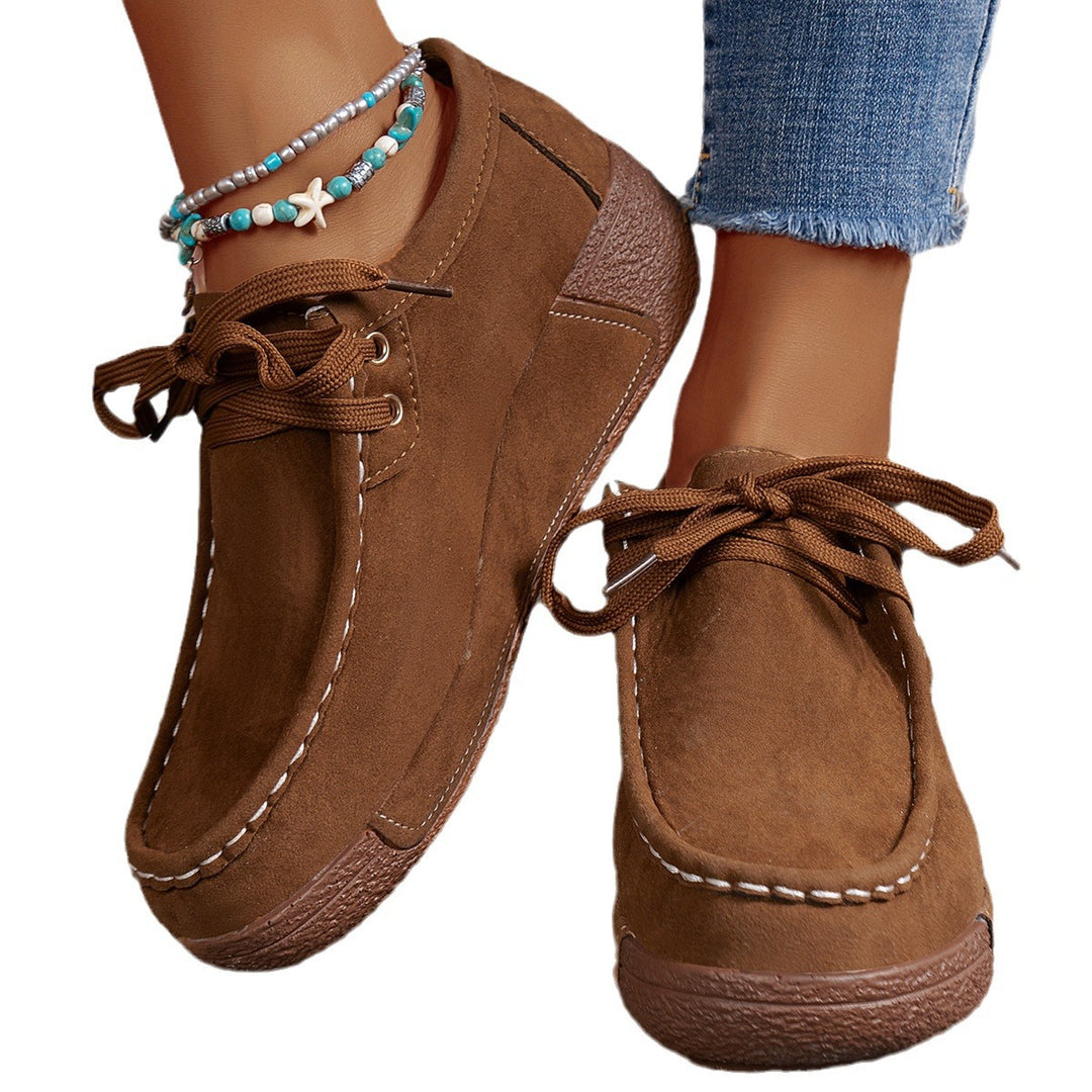 Damen mokassinartige Plateau-Sneaker mit Velourslederoptik, dekorativer Handnaht und stoßdämpfender Profilsohle Echo Archiv