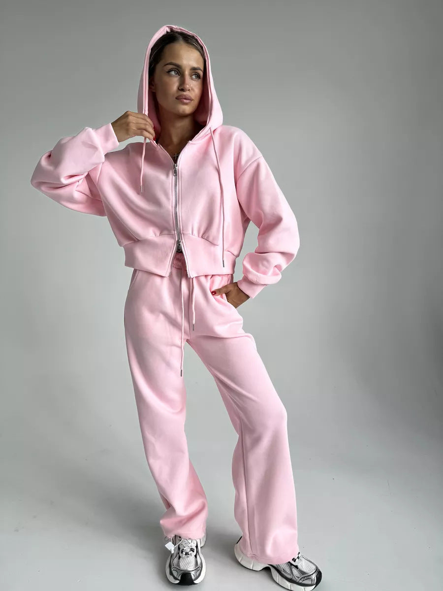 Damen gekürzte Zip-Kapuzenjacke mit formender Taillennaht und relaxed High-Waist Loungehose – Auréline