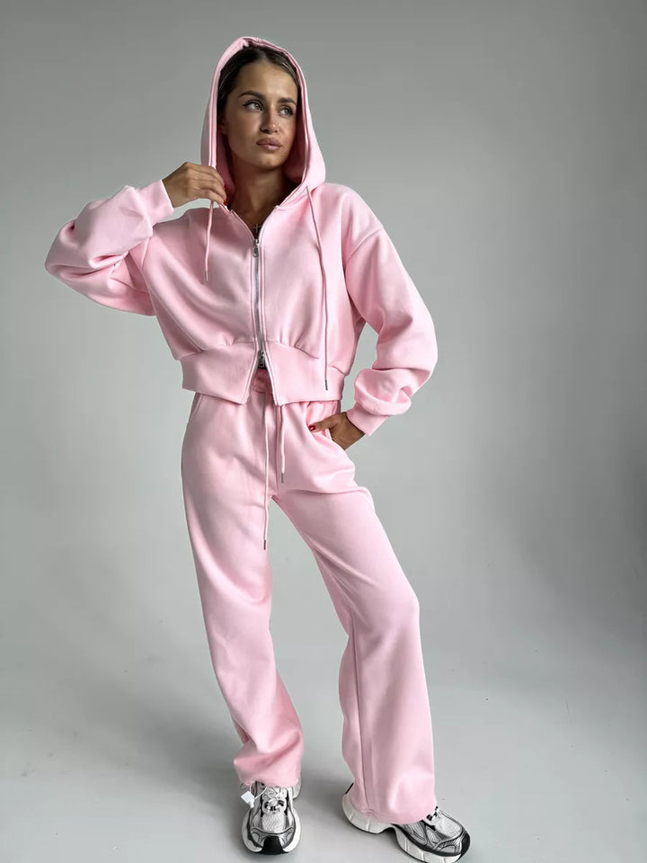 Damen gekürzte Zip-Kapuzenjacke mit formender Taillennaht und relaxed High-Waist Loungehose – Auréline