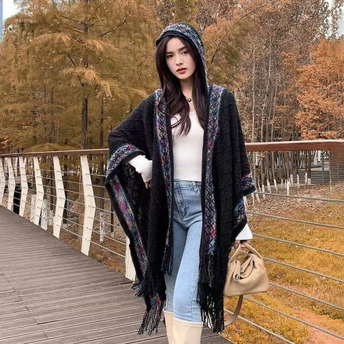 Damen Gewebter Kapuzenponcho mit Fransen und Ethno‑Bordüre – Avérine