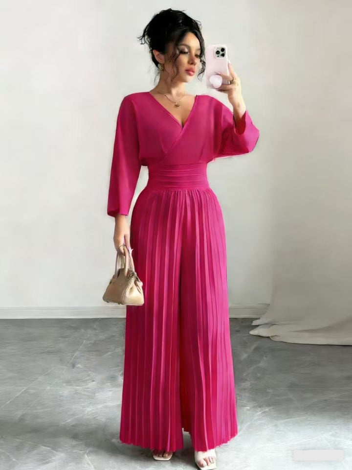Damen Maxikleid mit Wickeloberteil, Tailliertem Rippbund und Plisseerock – Orélia