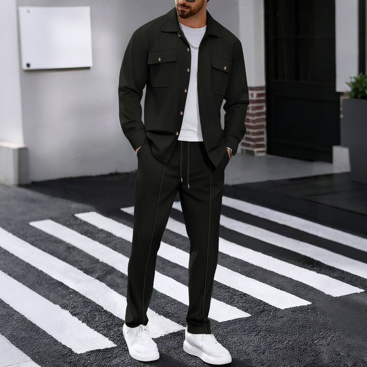 Herren modisches Freizeit-Set mit strukturierter Jacke und bequemen Hosen Echoarchiv