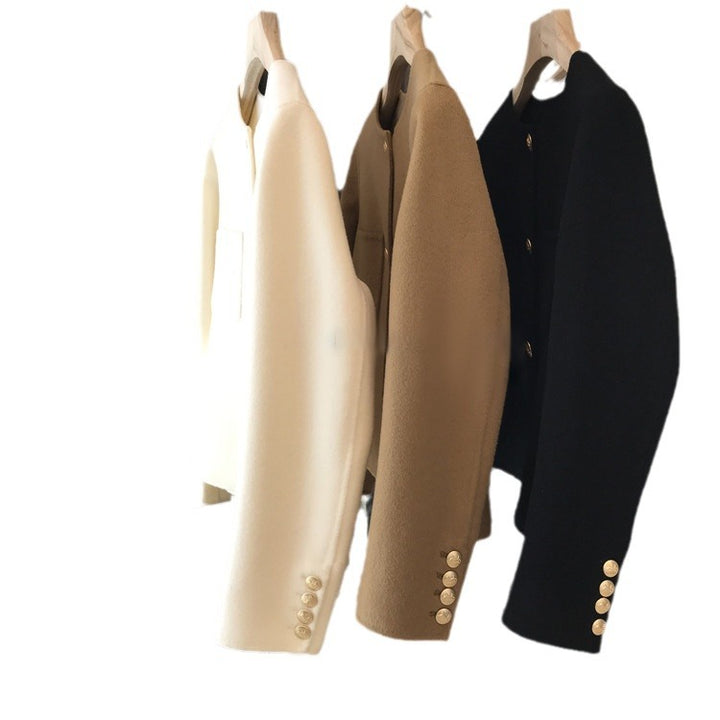 Damen Stilvolle Kurzjacke mit Knopfdetails Echoarchiv