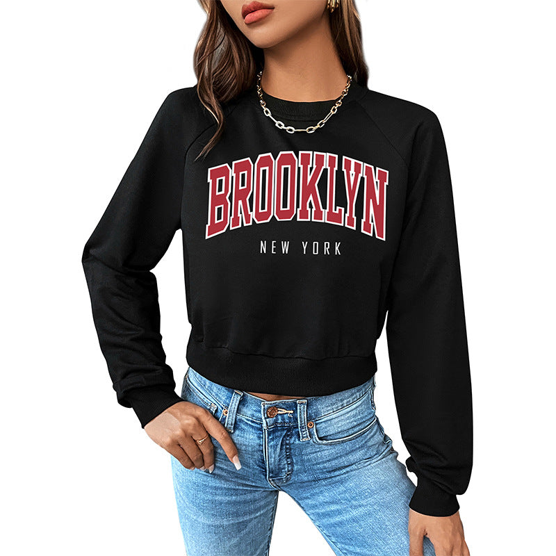 Damen Cropped College-Sweatshirt mit Rundhalsausschnitt, Raglanärmeln und Brooklyn-Print Echoarchiv