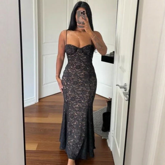 Damen Spitzenkleid mit sanften Konturen und trägerlosem Design Echo Archiv
