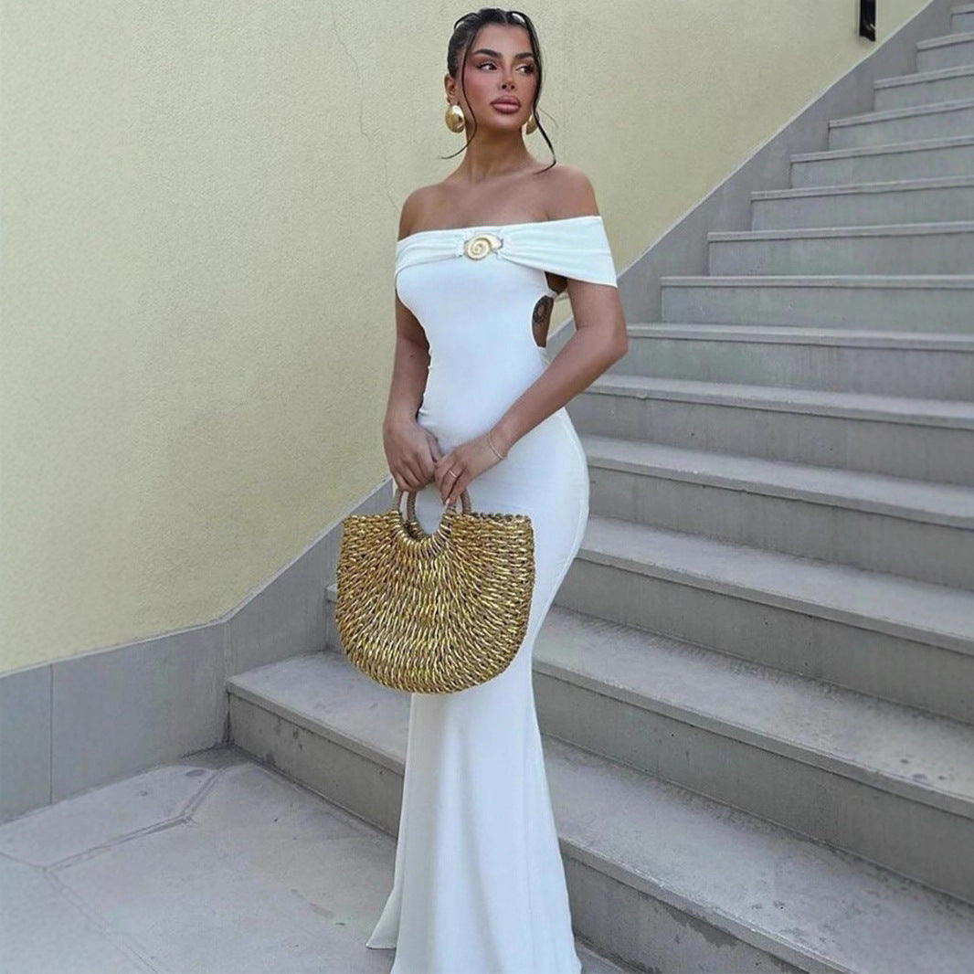 Damen Elegantes Offshoulder Maxikleid mit dekorativem Gold-Detail Echo Archiv