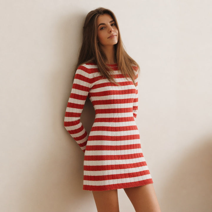 Damen figurbetontes geripptes Strickkleid mit Rundhalsausschnitt und langen Ärmeln – Élara