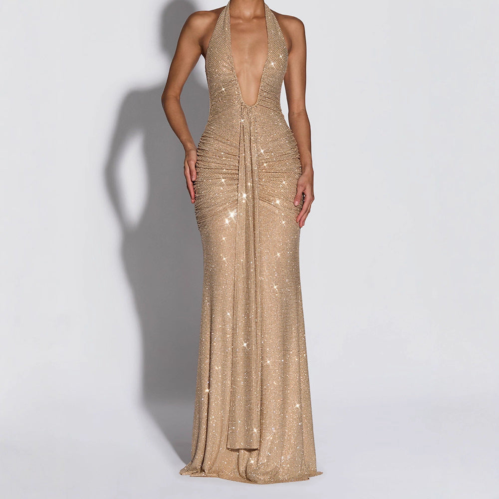 Damen Glamouröses Abendkleid mit tiefem V-Ausschnitt und funkelnden Details Echo Archiv