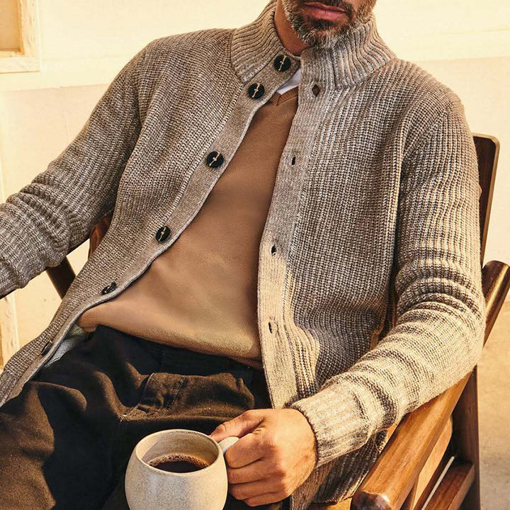 Herren Strickjacke mit Kragen und Knopfdetails Echoarchiv