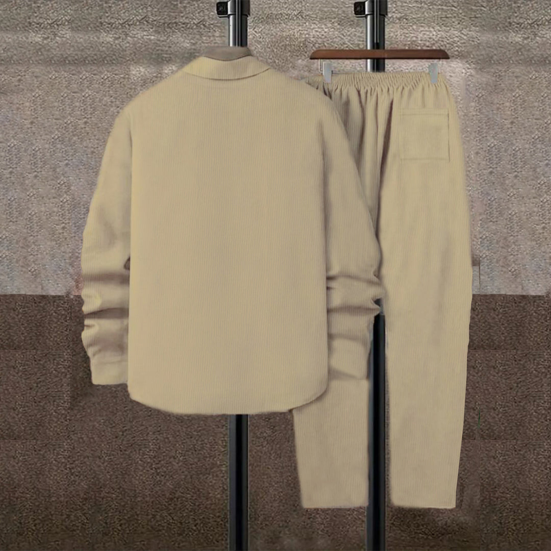 Herren Freizeitanzug mit gestreiftem Design und praktischen Taschen Echoarchiv