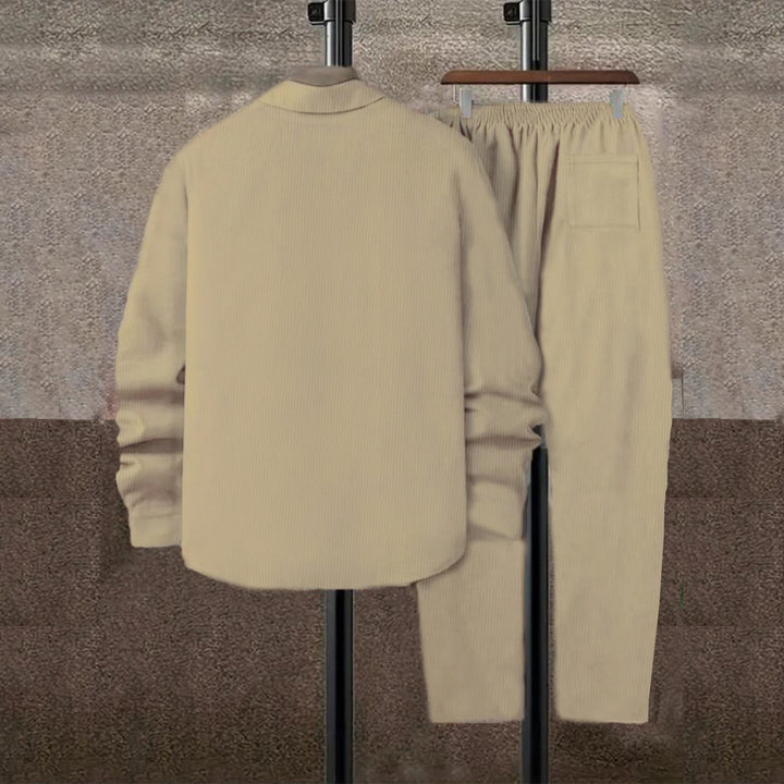 Herren Freizeitanzug mit gestreiftem Design und praktischen Taschen Echoarchiv