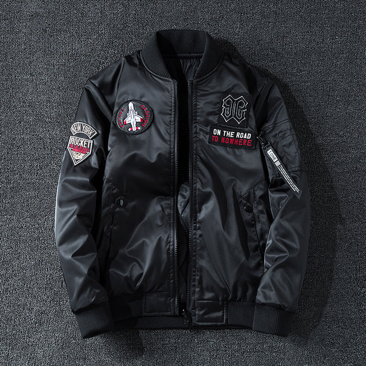 Männermode  bestickte Patch Satin-Optik Bomberjacke mit gerippten Besätzen und Utility-Ärmel-Tag Echo Archiv