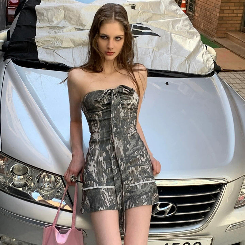 Damen Wickelkleid mit charmantem Bindegürtel und verspieltem Muster Echo Archiv