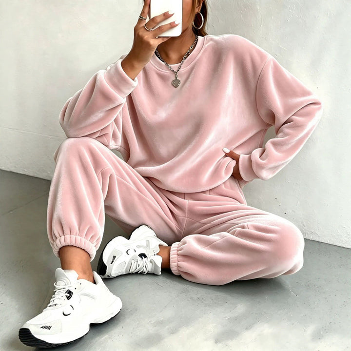 Damen Kuscheliges Velours-Lounge-Set mit Oversize-Sweatshirt und Joggerhose Echoarchiv