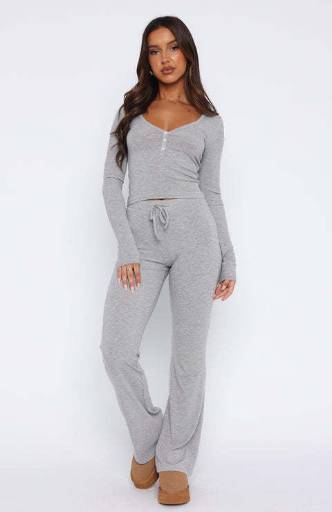 Damen Lässiges Lounge-Set mit feinem Material und knöpfbarem Oberteil Echo Archiv